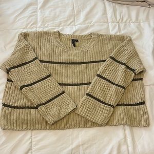 Women’s Crop Sweater - Moon & Madison